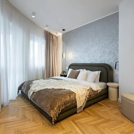 Panoramic Palace & Sala Palatului - 3br Apartament *