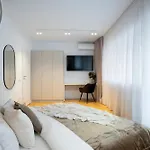 Panoramic Palace & Sala Palatului - 3br Appartamento