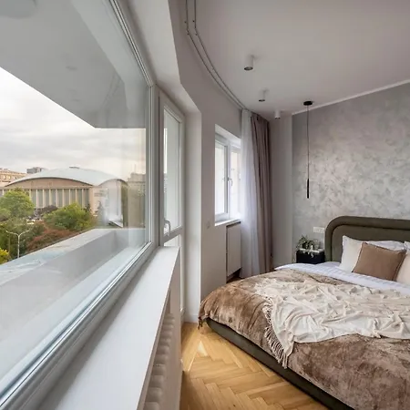 Panoramic Palace & Sala Palatului - 3br Apartment