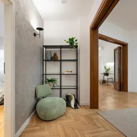 Panoramic Palace & Sala Palatului - 3br Apartment