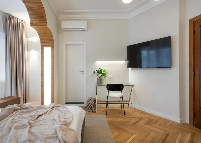 Panoramic Palace & Sala Palatului - 3br