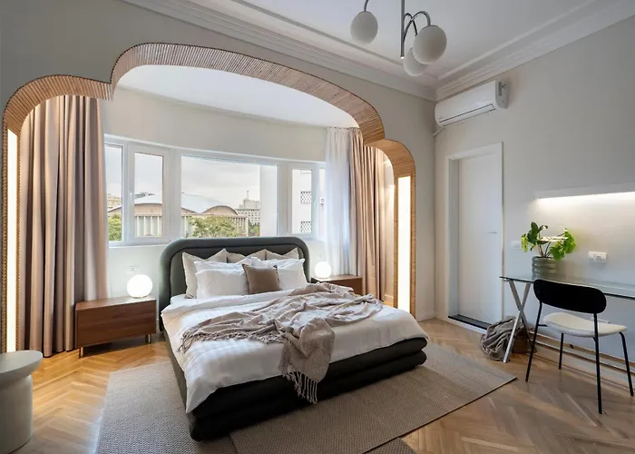 Panoramic Palace & Sala Palatului - 3br شقة