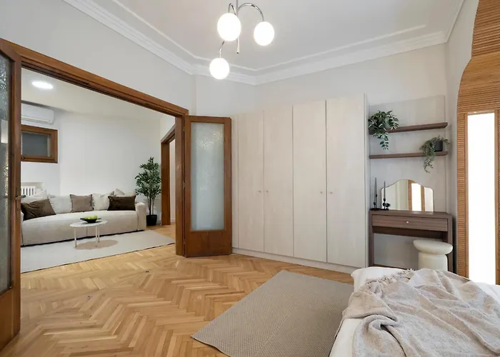 Panoramic Palace & Sala Palatului - 3br * Bükreş