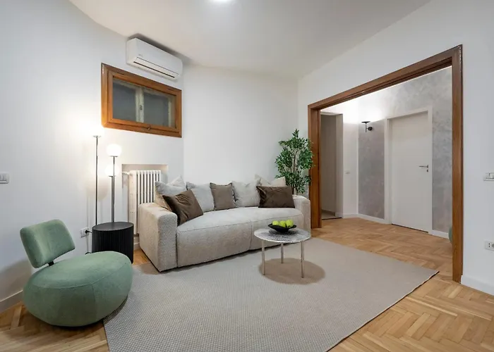 Panoramic Palace & Sala Palatului - 3br * Bükreş