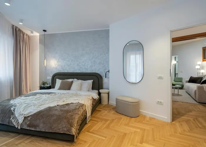 Panoramic Palace & Sala Palatului - 3br * Bükreş