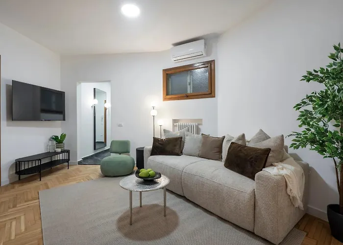 Panoramic Palace & Sala Palatului - 3br شقة بوخارست