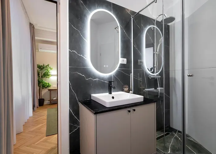 Daire Panoramic Palace & Sala Palatului - 3br Bükreş