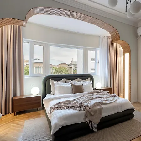 Panoramic Palace & Sala Palatului - 3br *