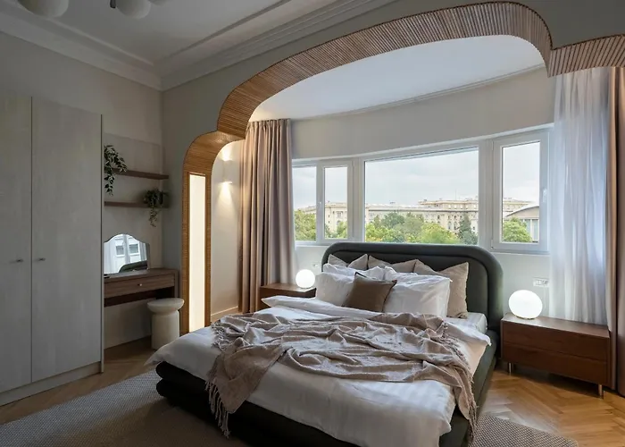 Panoramic Palace & Sala Palatului - 3br *